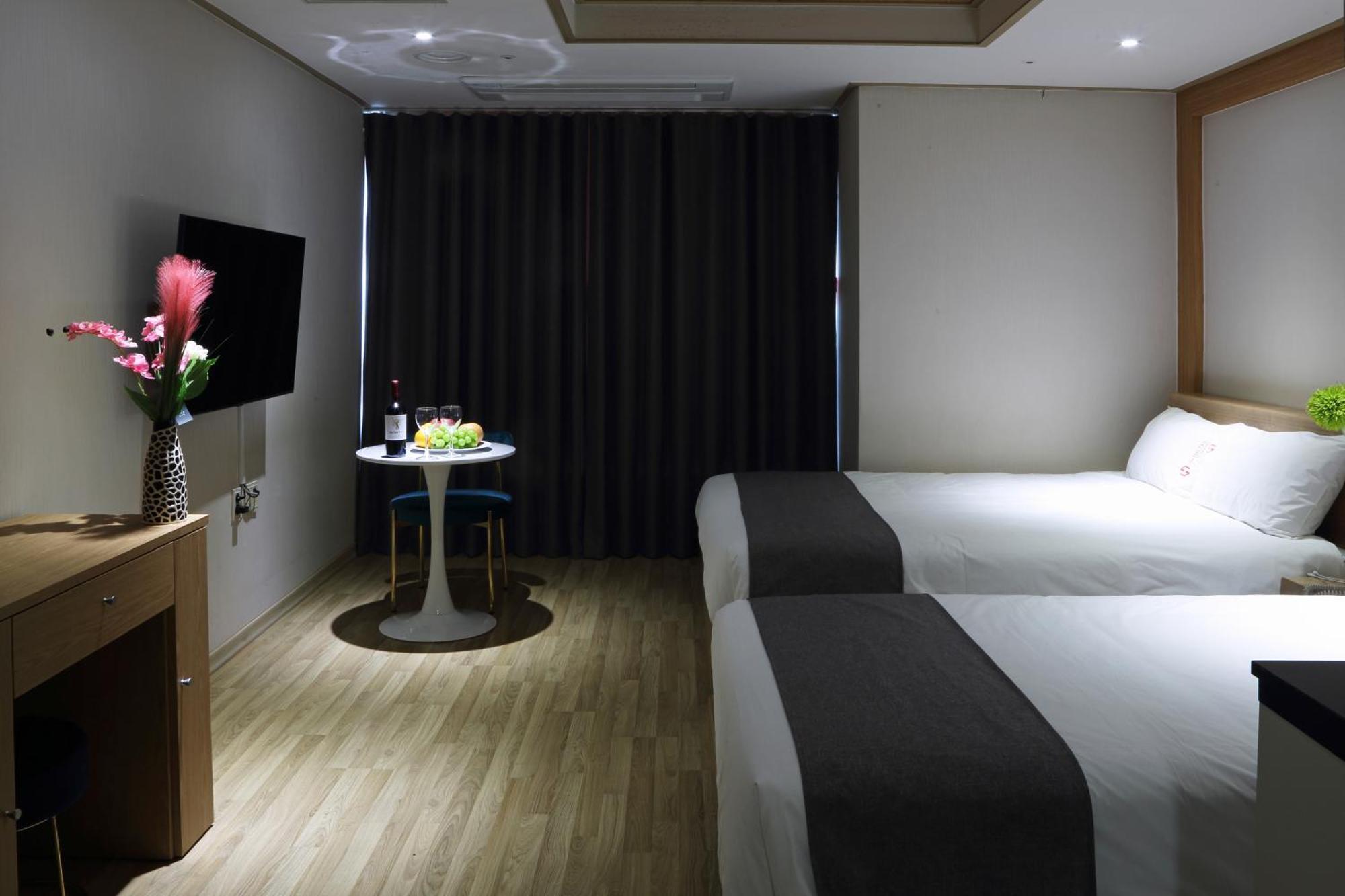 Incheon The Hotel Yeongjong Exterior foto