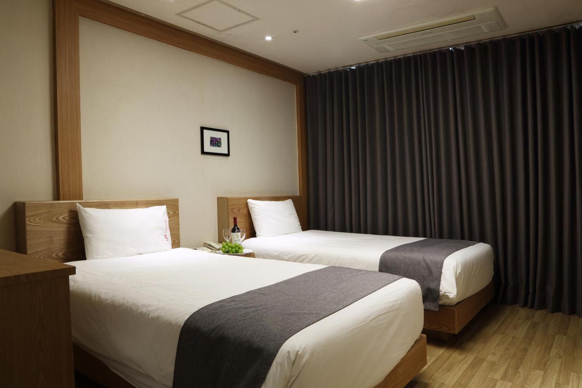 Incheon The Hotel Yeongjong Exterior foto